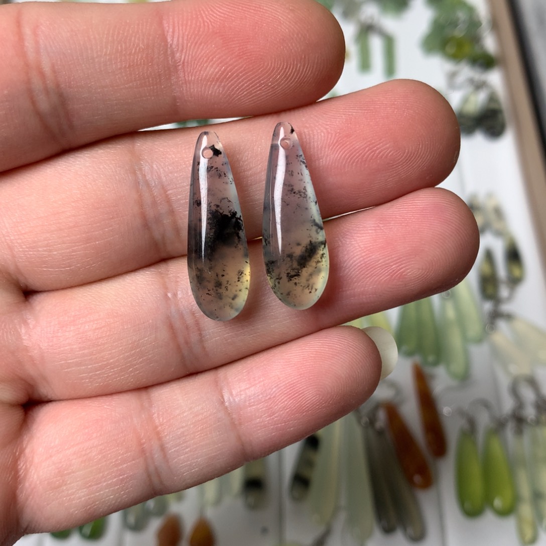 蛇纹石玉耳饰未镶嵌