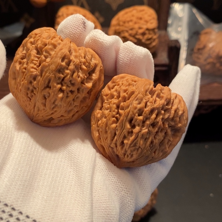 文玩核桃把件幽*居凹底南疆