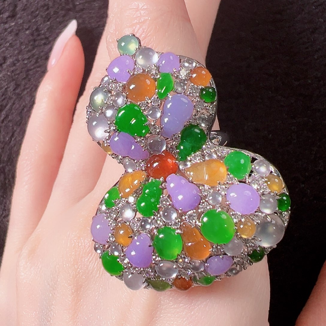 翡翠18K金镶嵌戒指签收后24小时鉴赏期，过时不退