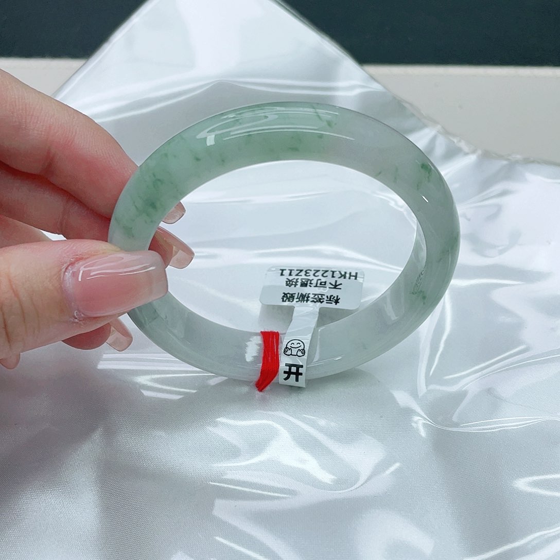 翡翠手镯未镶嵌正56.7