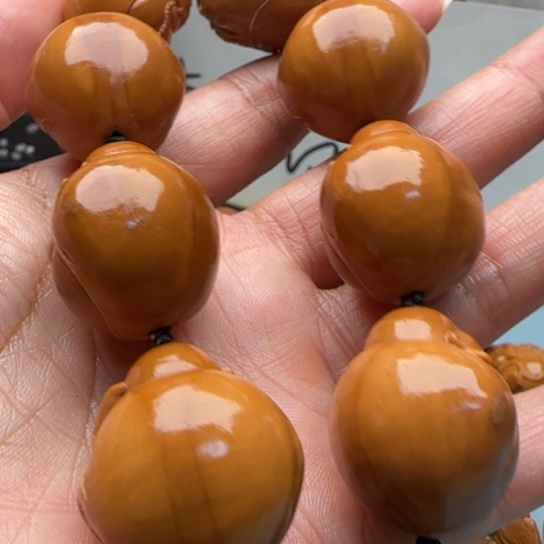 橄榄核手串雕刻工艺