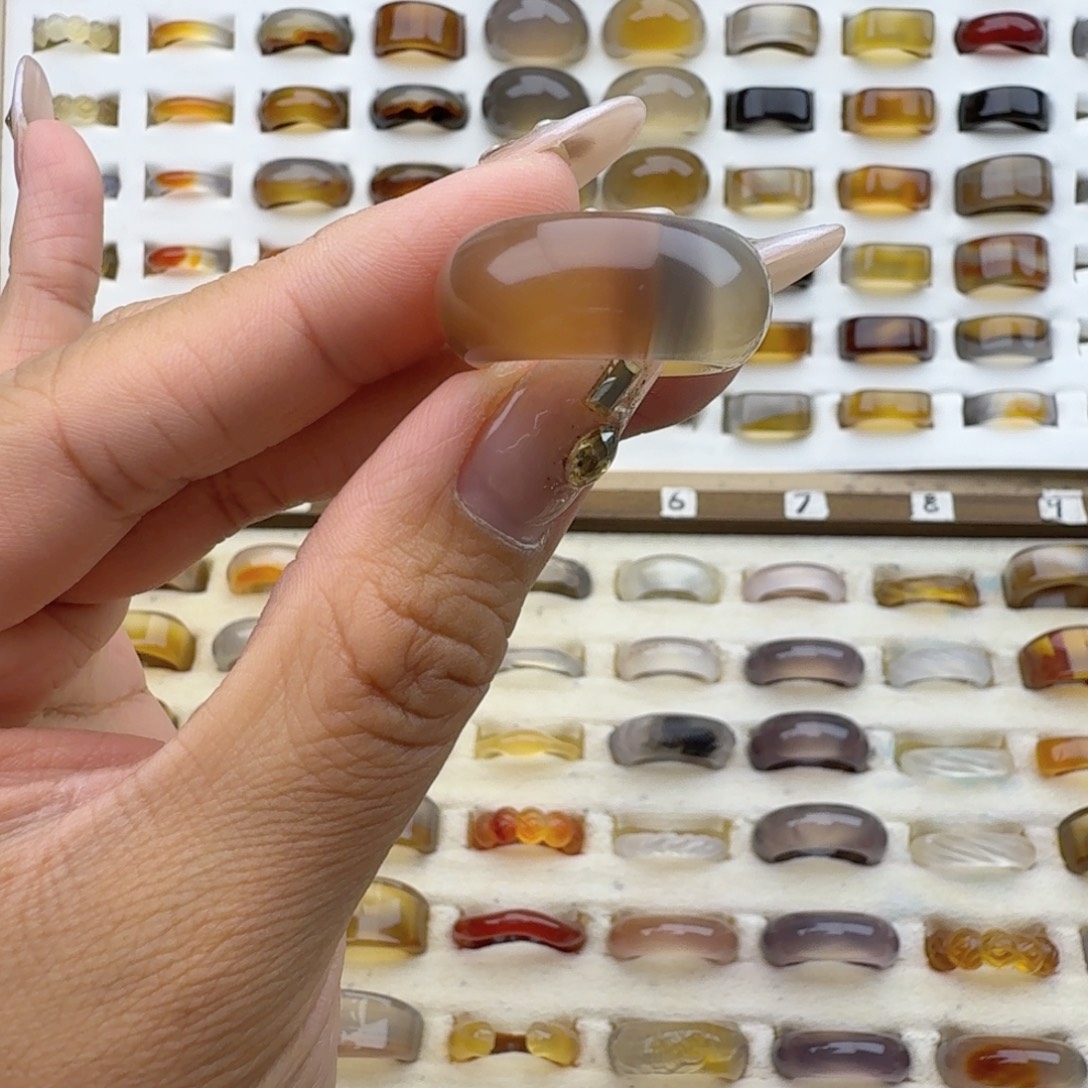 J***Y玛瑙/玉髓未镶嵌戒圈