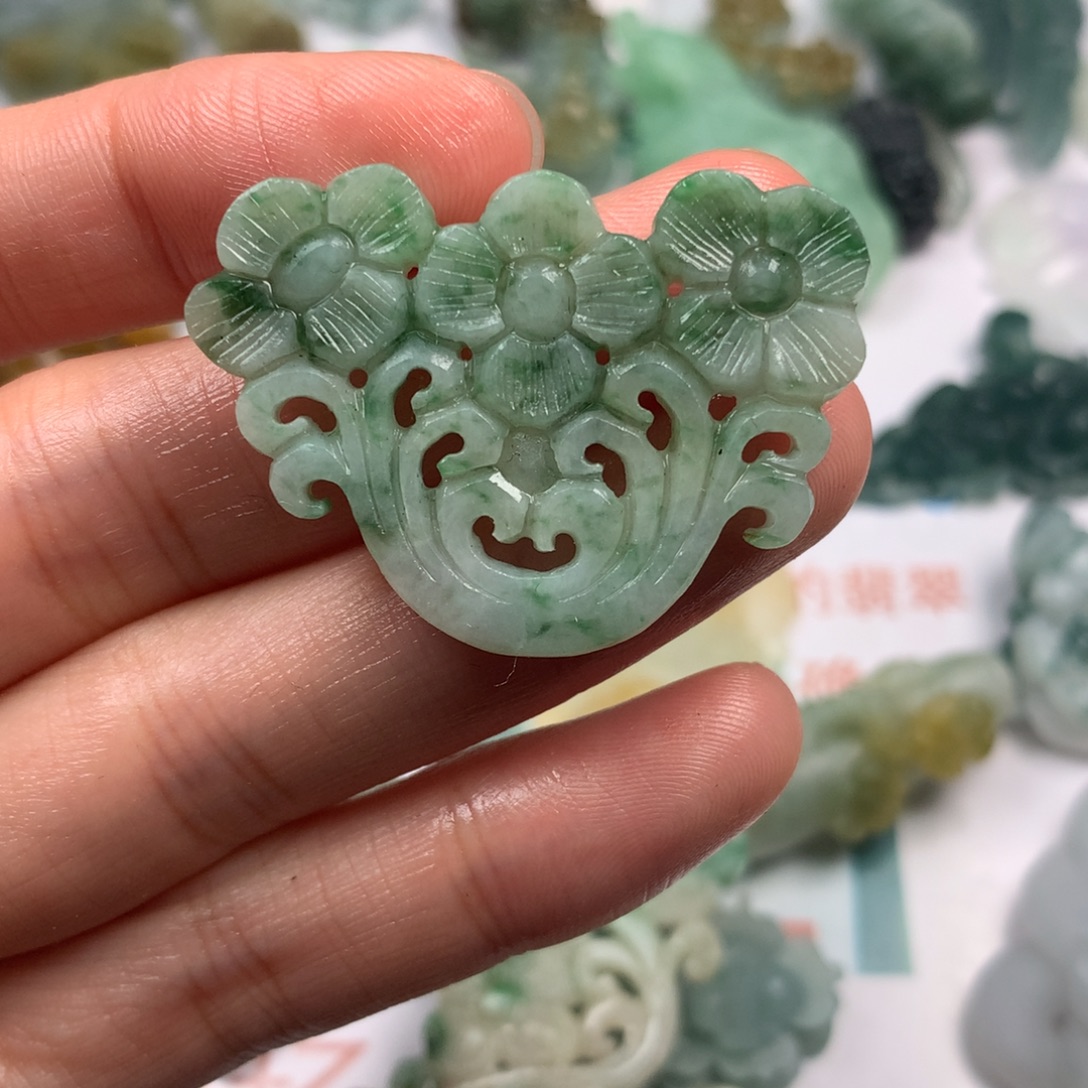 定制翡翠未镶嵌翡翠