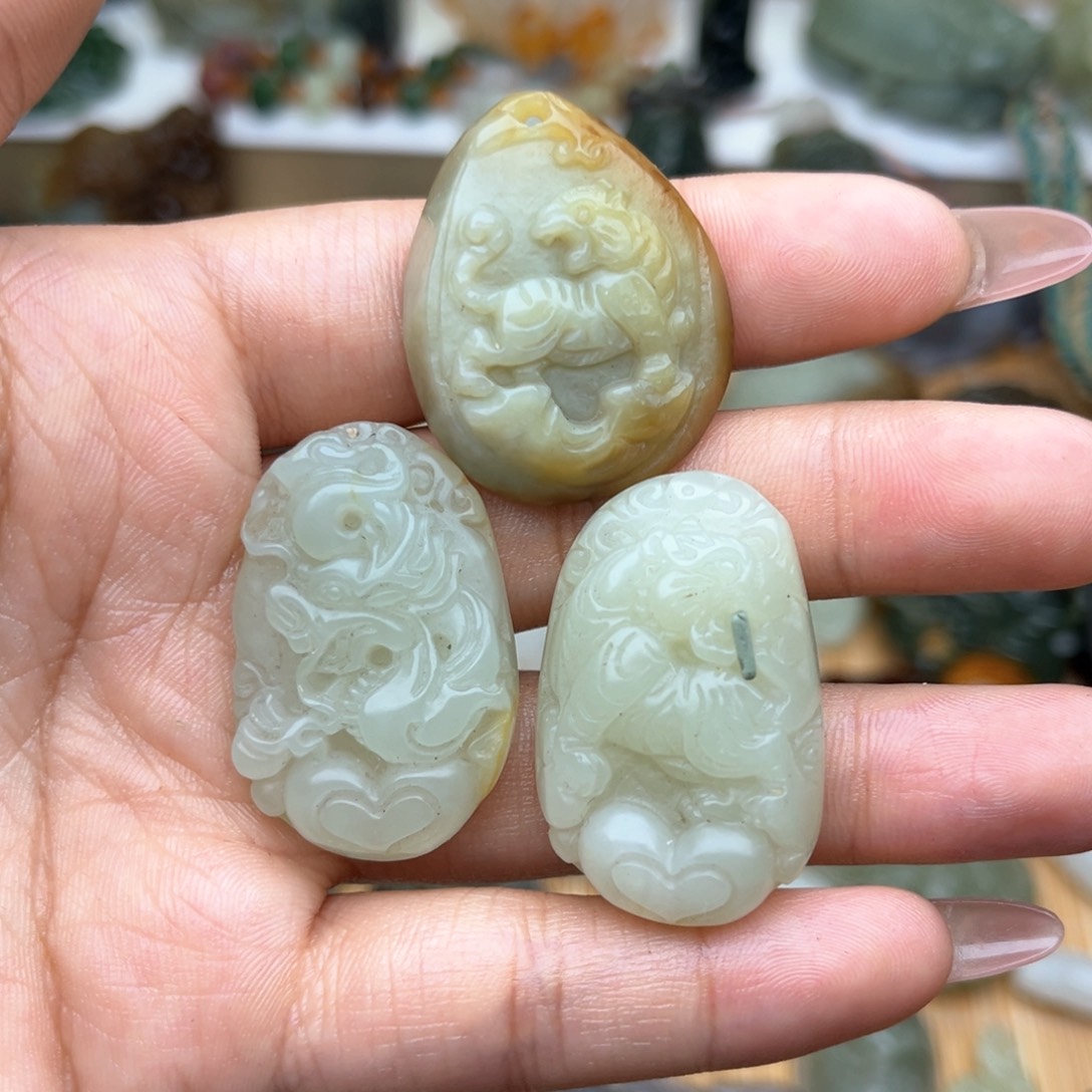 和田玉颈饰未镶嵌