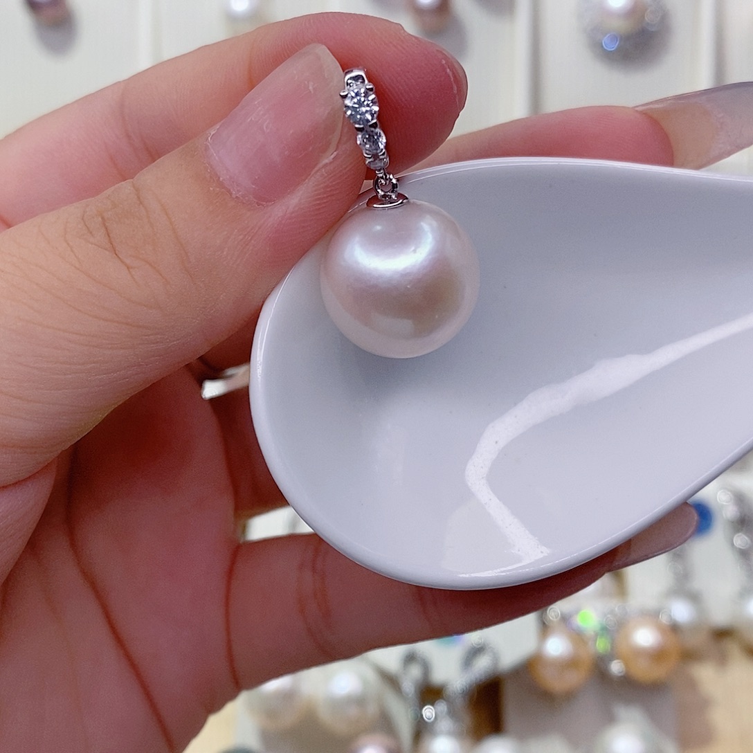 雪***淡水珍珠银S925镶嵌吊坠(赠链)