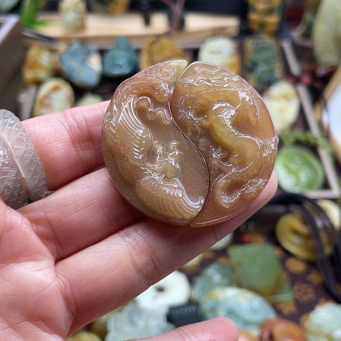 蛇纹石玉颈饰未镶嵌辽阳红龙凤