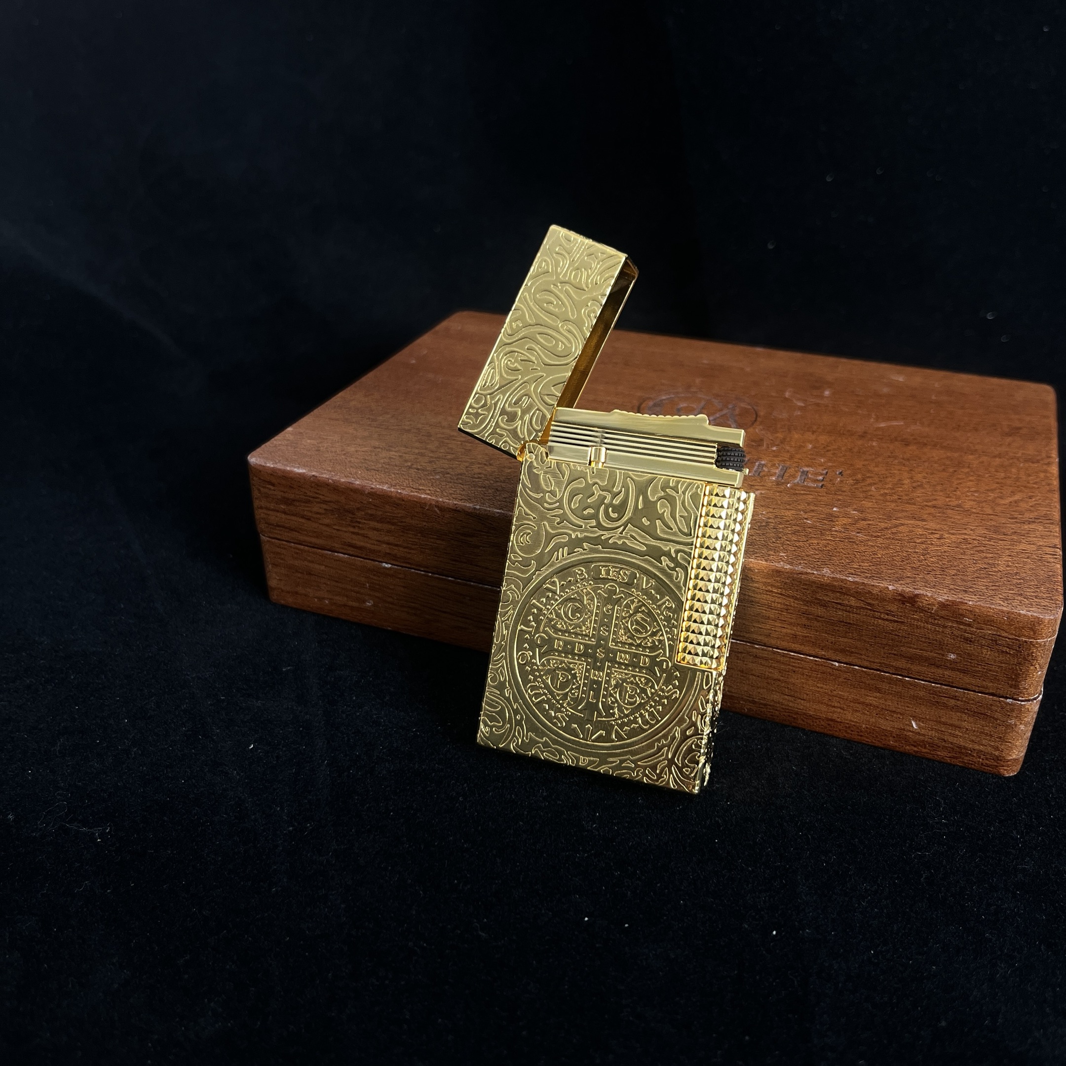 calories康斯坦丁新款朗声充气打火机金属砂轮明火设计男士手工