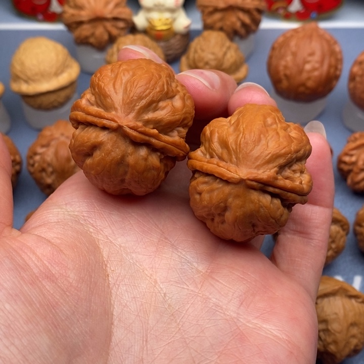 文玩核桃把件大鲨鱼