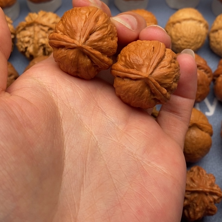 文玩核桃把件三棱