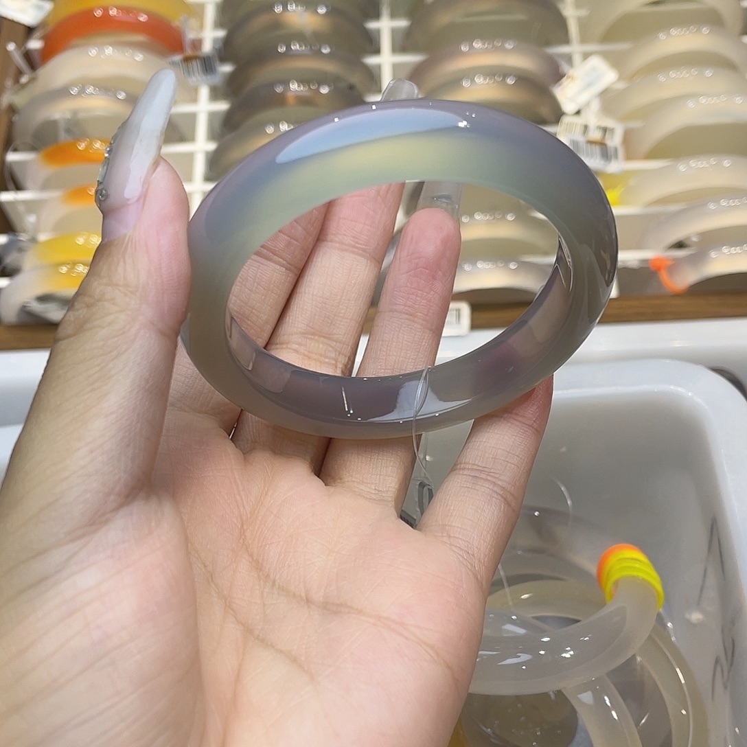 玛瑙/玉髓手镯未镶嵌56圈口高冰灰金