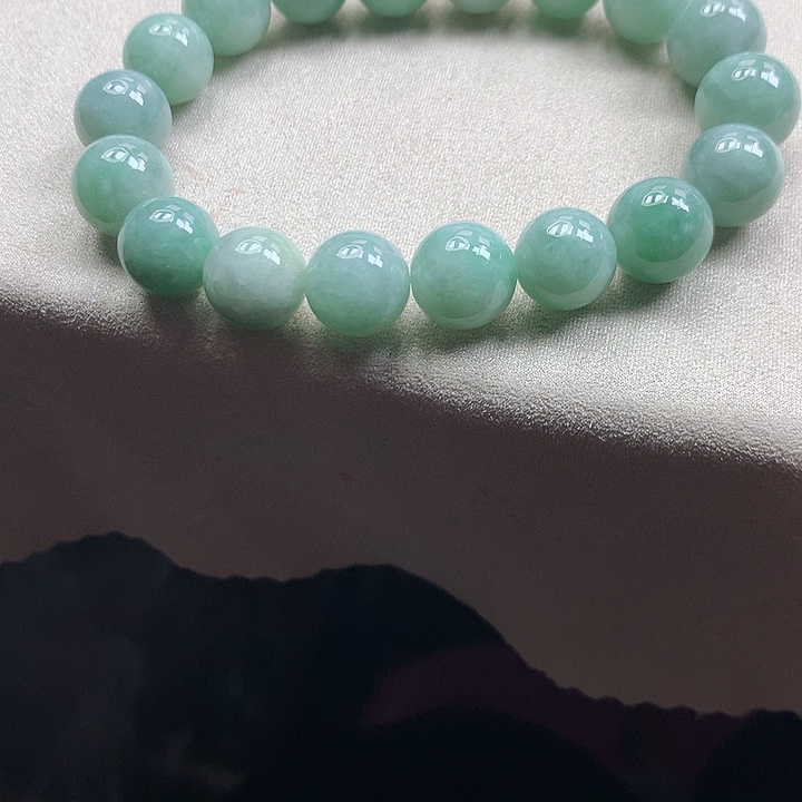 翡翠颈饰未镶嵌吊坠