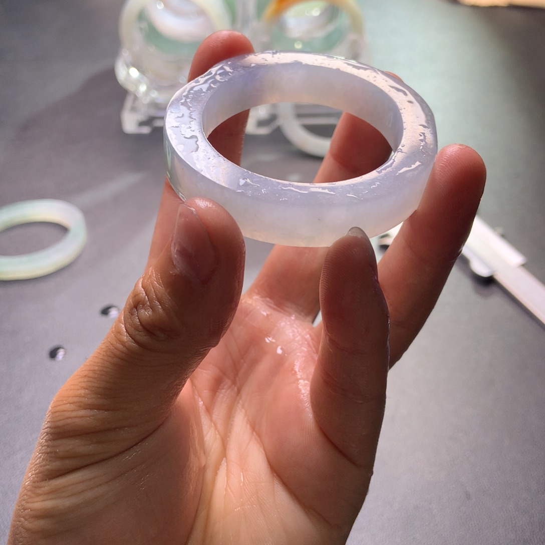 定制翡翠未镶嵌手镯定制