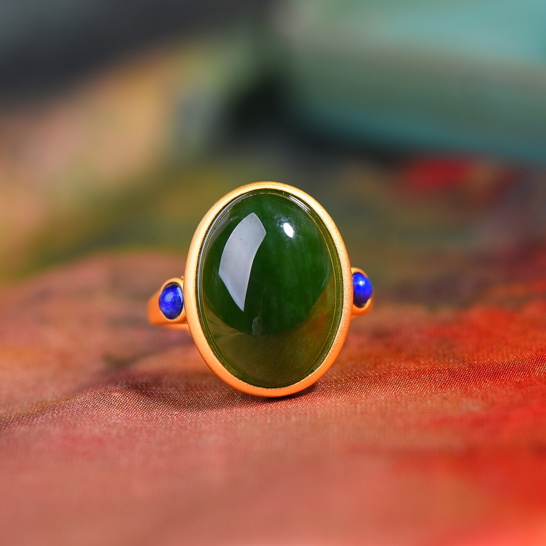 【名称】古法银镶和田玉碧玉蛋面戒指 【规格】12×16mmGJ11 