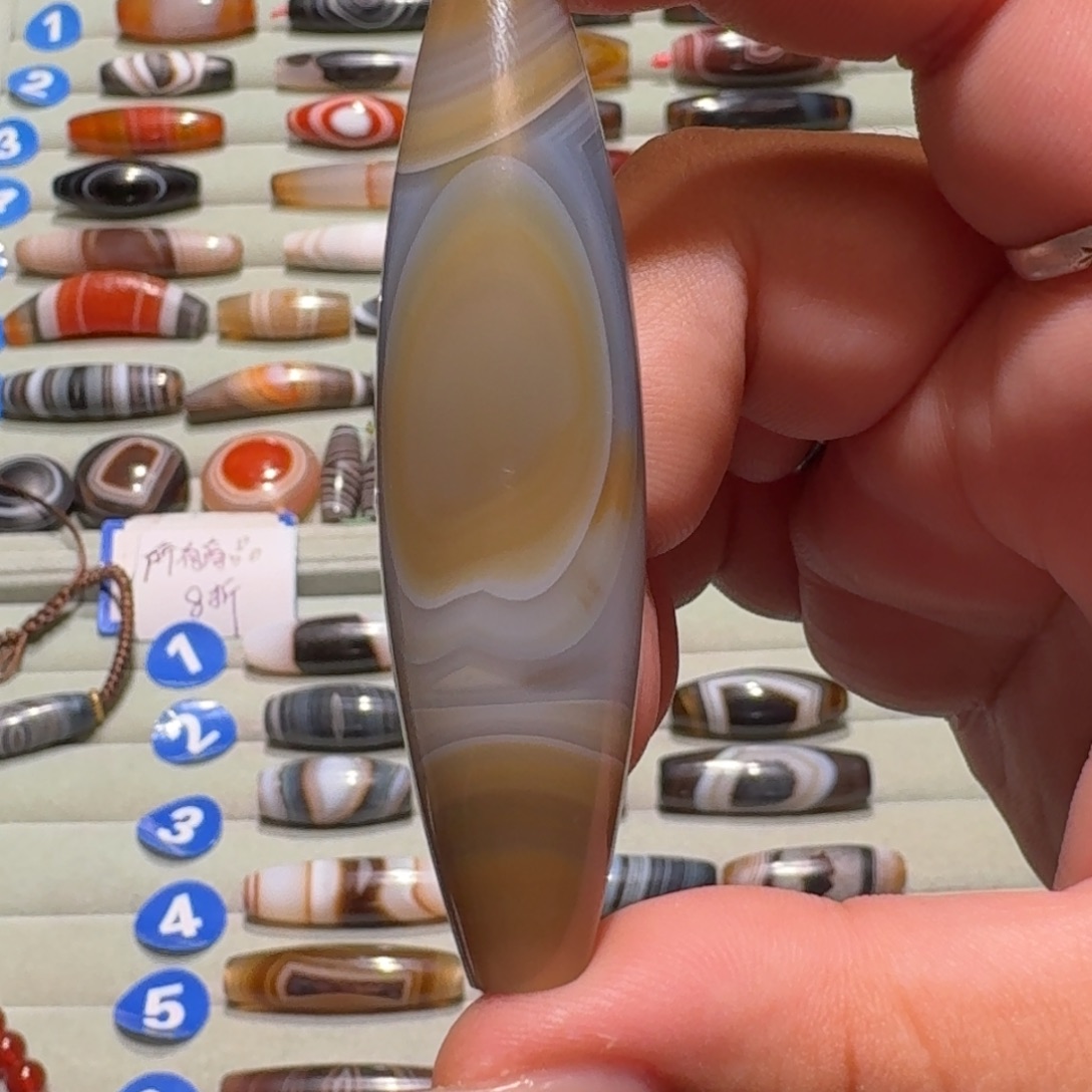 柒***月玛瑙/玉髓未镶嵌颈饰