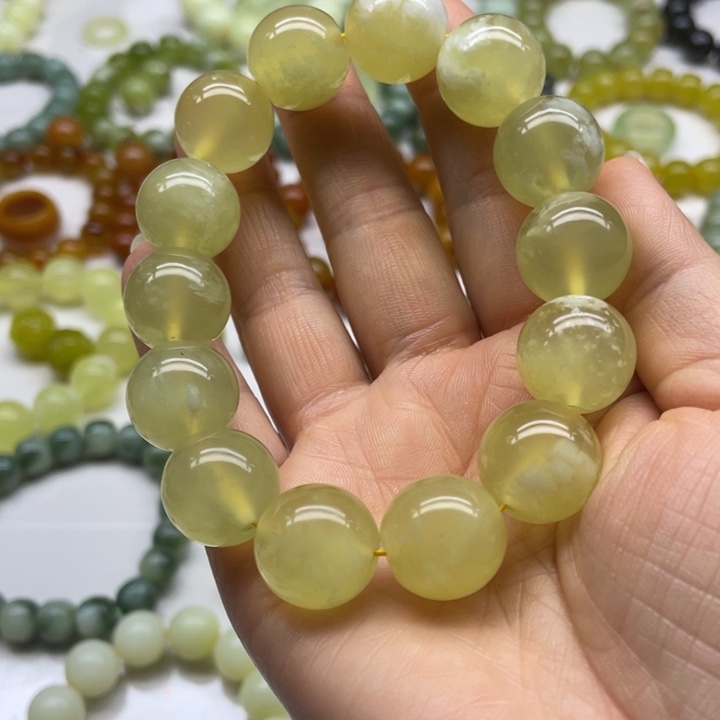 蛇纹石玉手串未镶嵌