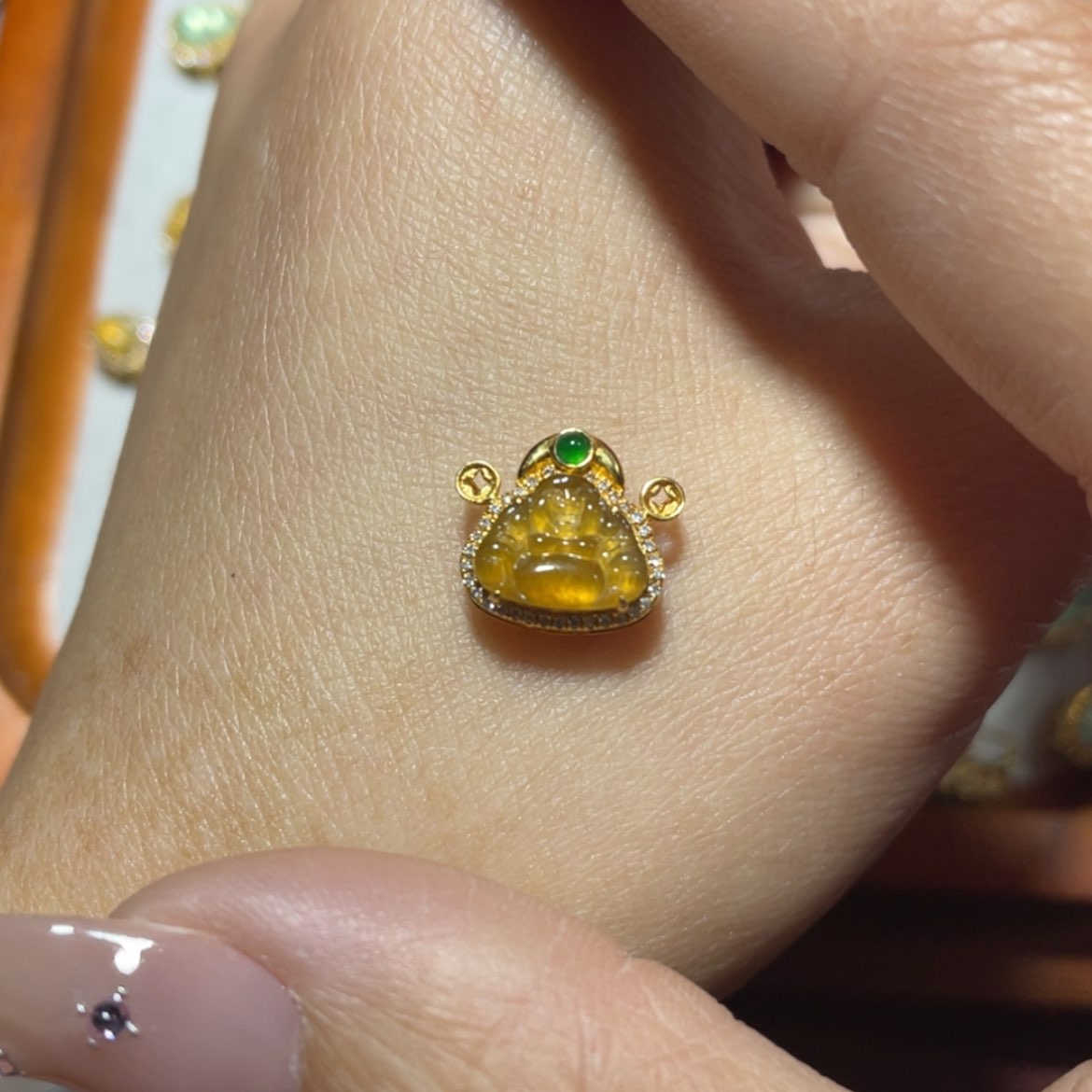 【闪购商品】翡翠吊坠(不含链)18K金镶嵌1****7