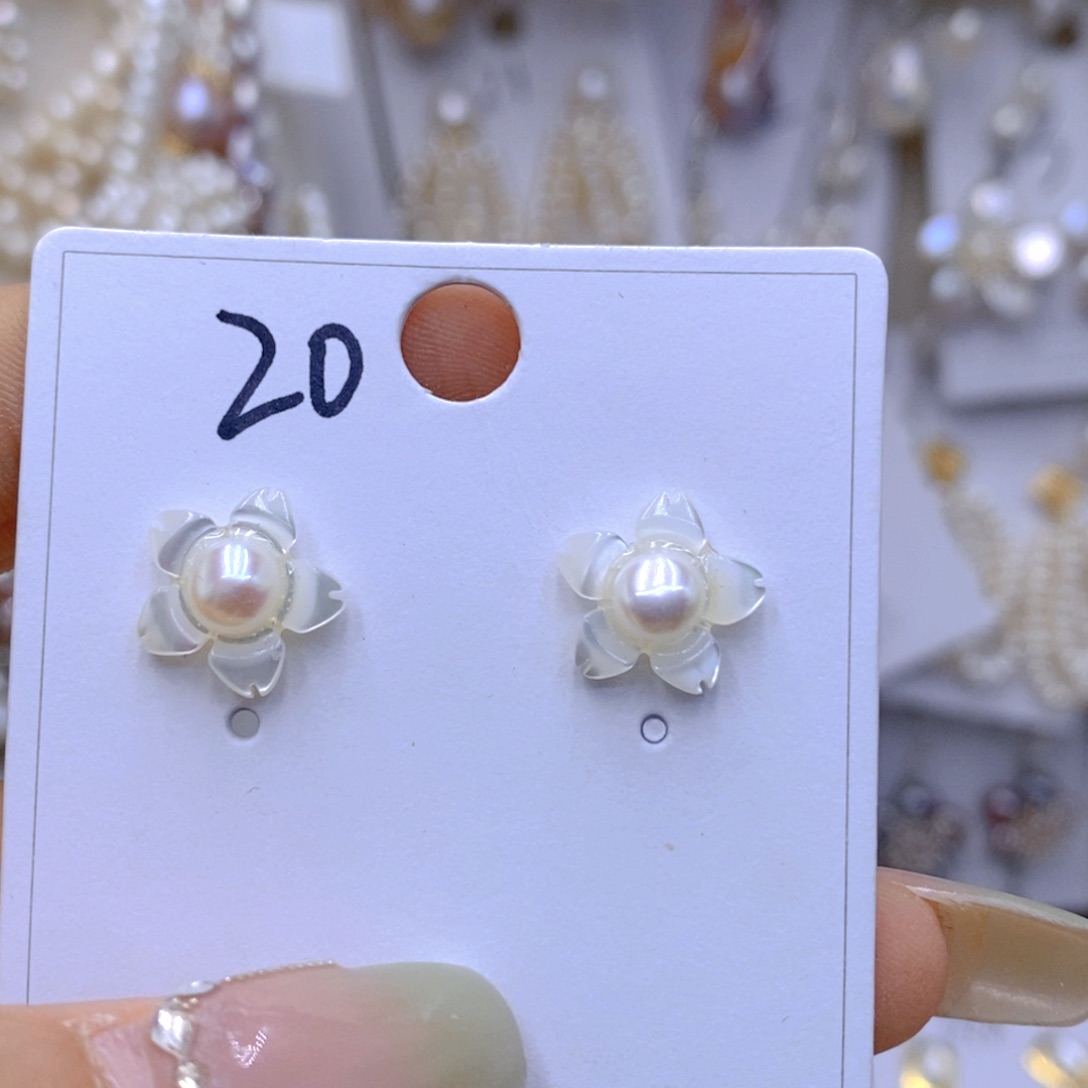 颈饰银S925镶嵌淡水珍珠