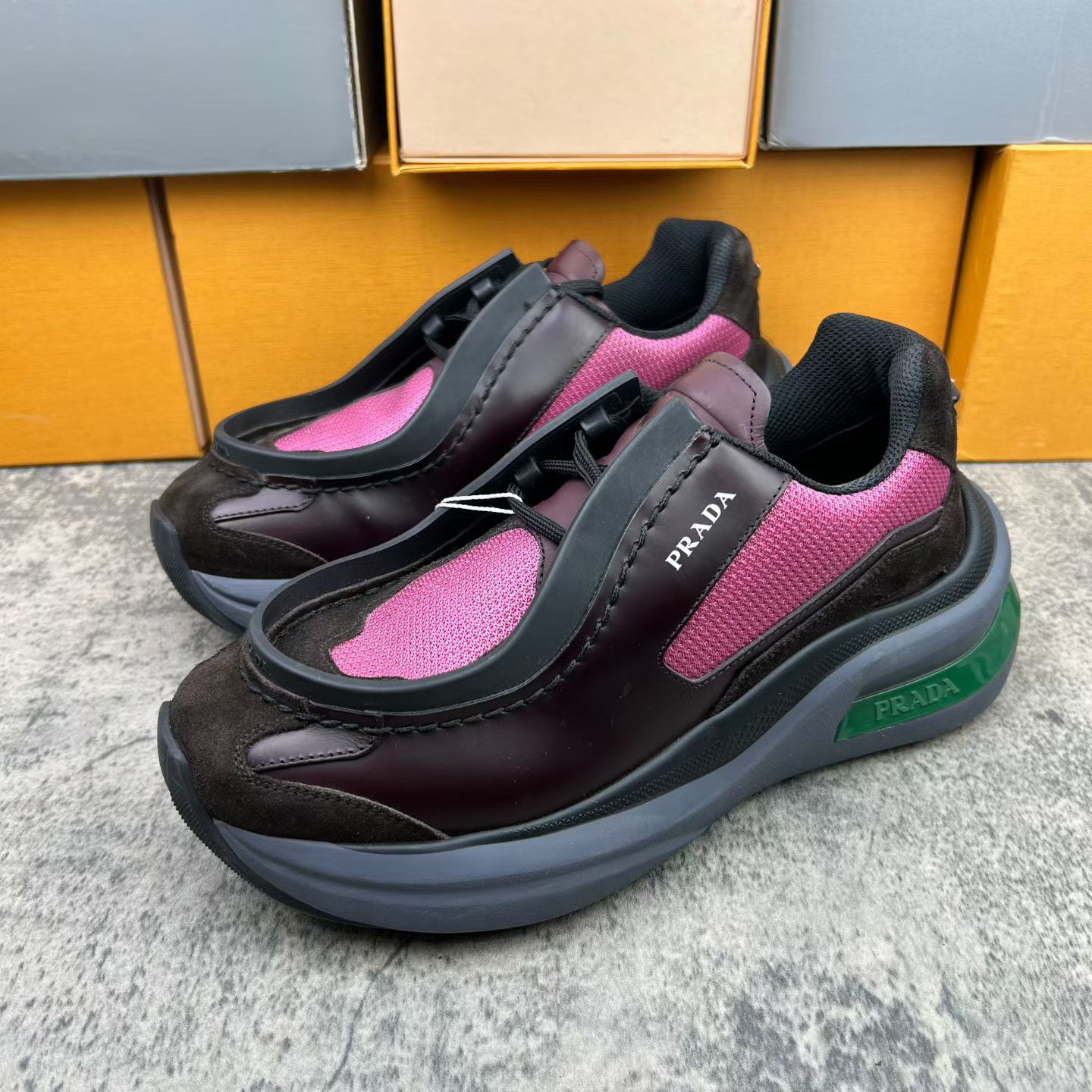 99新 Prada/普拉达 休闲鞋/阳/ 限定款 黑紫/39.5码