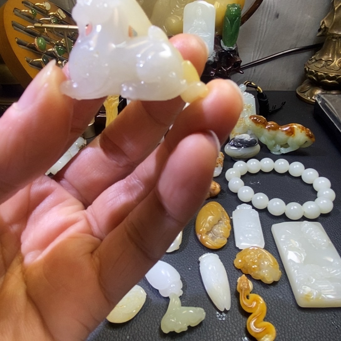 小***舟和田玉（白玉）未镶嵌颈饰