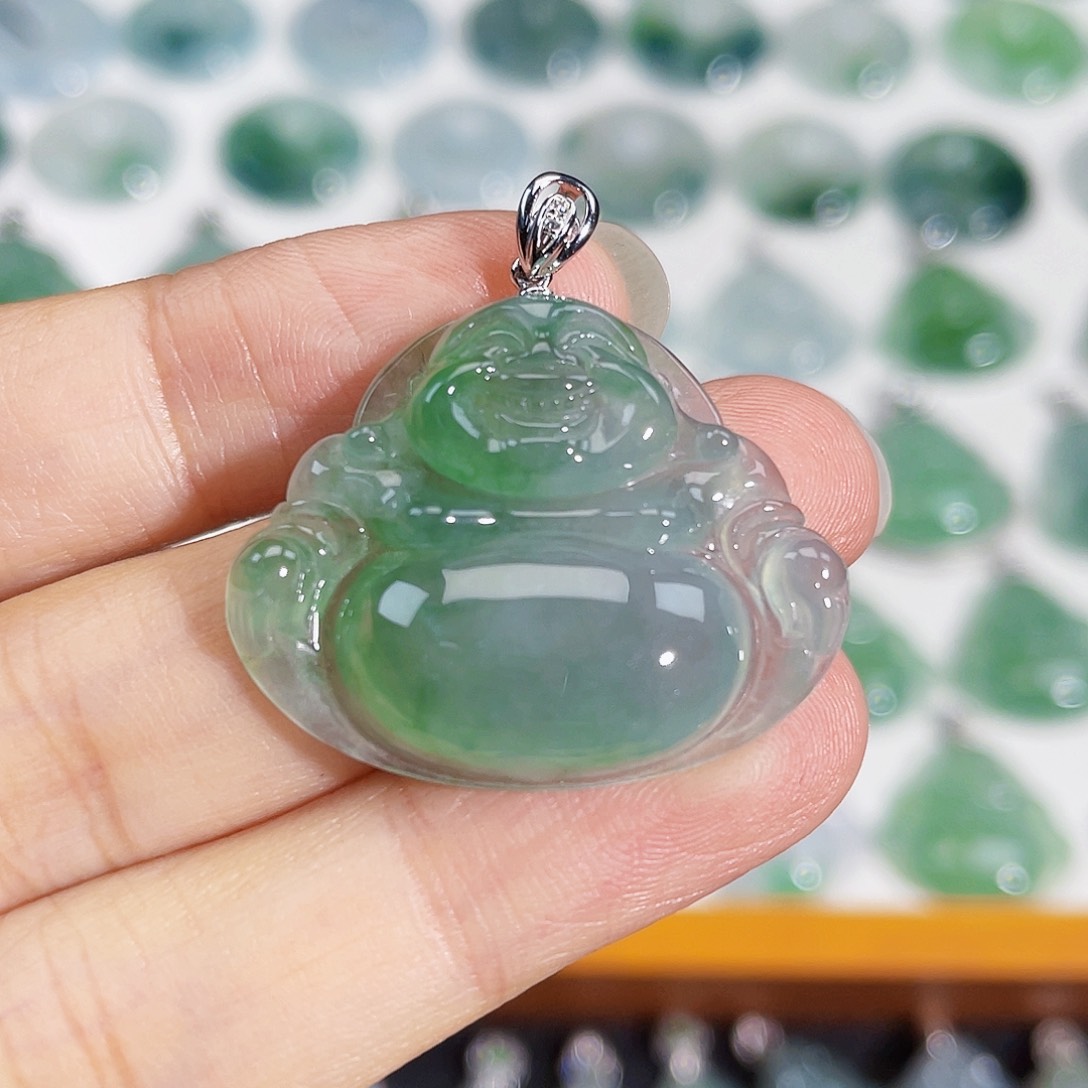 颈饰18K金镶嵌翡翠吊坠