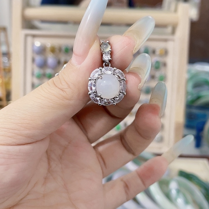 颈饰未镶嵌翡翠天然翡翠Ａ货