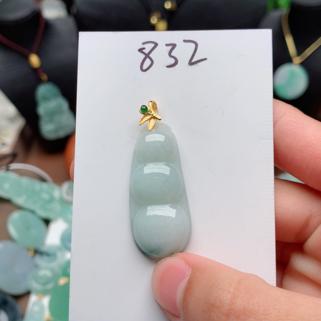 翡翠颈饰银S925镀金镶嵌吊坠