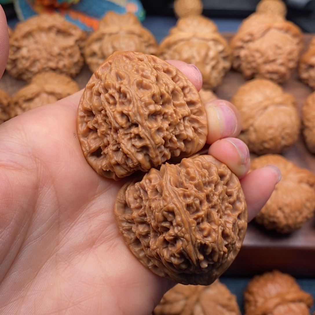 文玩核桃吊坠38精品三角疆