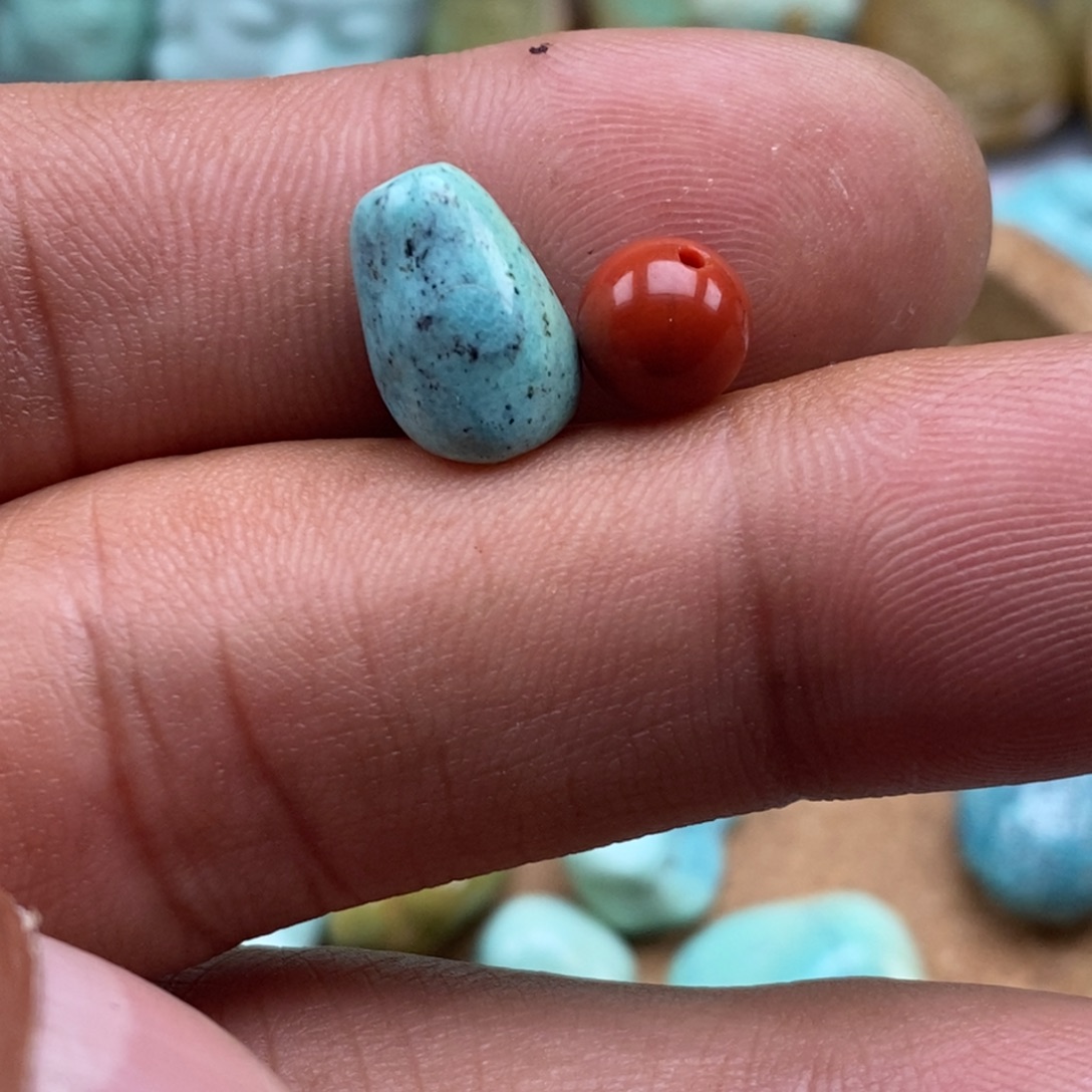 锦****南红玛瑙未镶嵌珠宝半成品