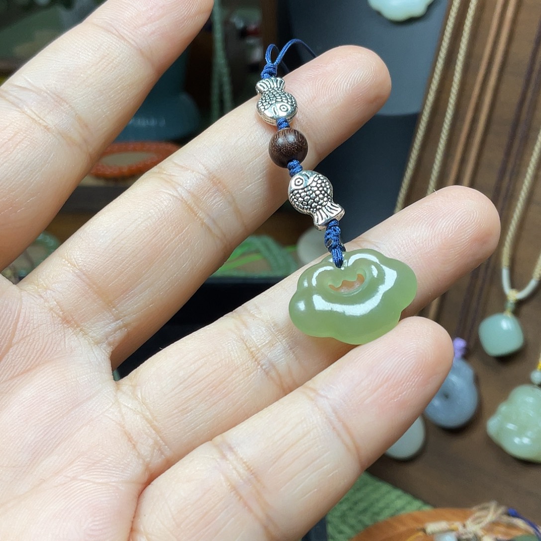 和田玉未镶嵌手机链