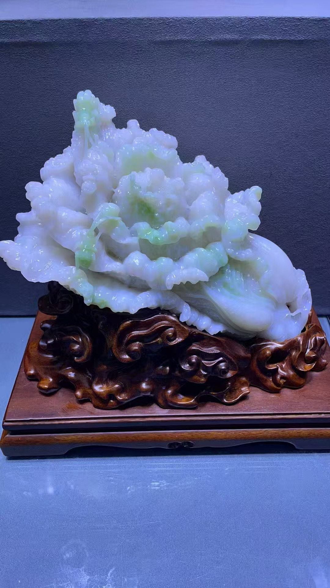 精美和田玉白菜摆件
