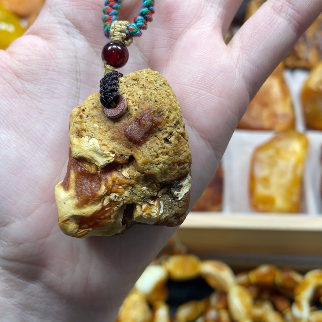 琥珀珠宝奇石未镶嵌