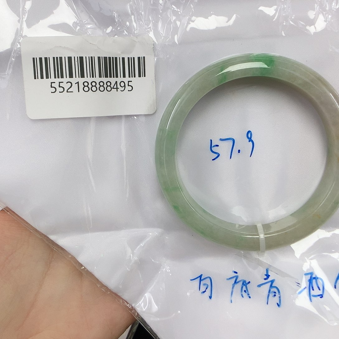 翡翠手镯未镶嵌小*天然缅甸翡翠手镯