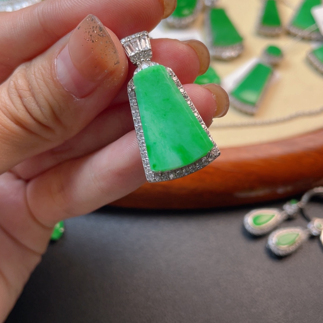 翡翠吊坠(不含链)银S925镶嵌