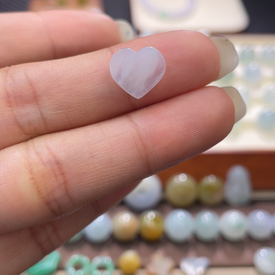翡翠裸石白冰爱心 福利漏