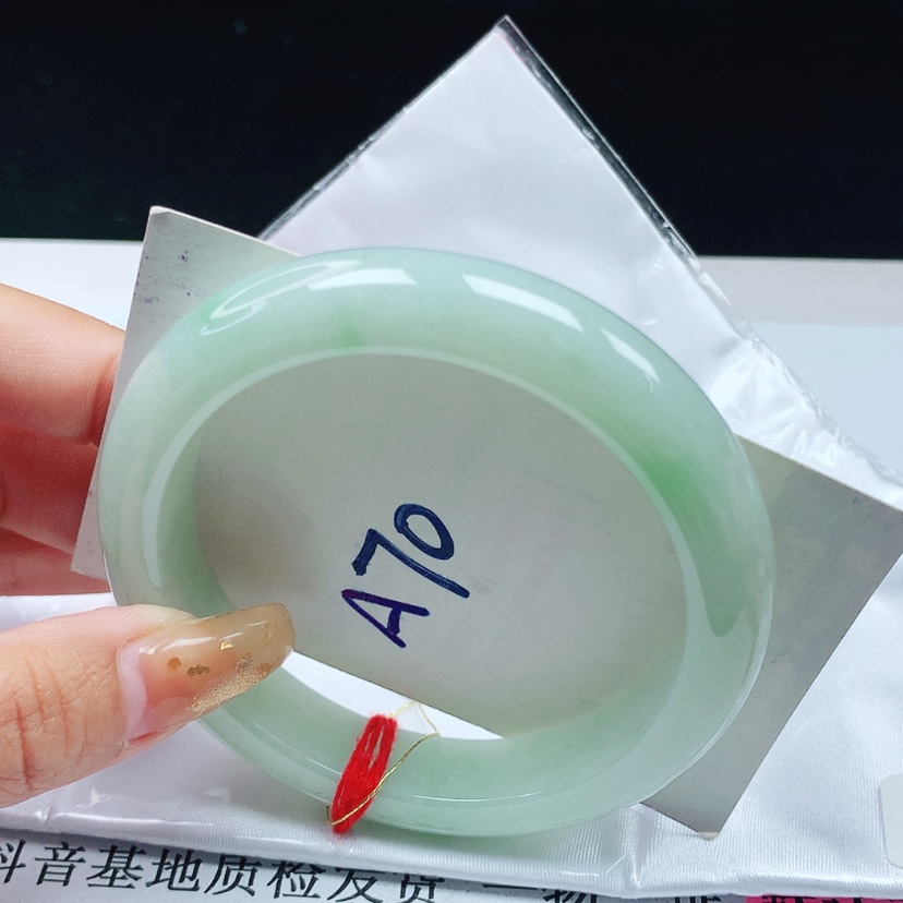 【闪购商品】翡翠手镯未镶嵌 正圈60+