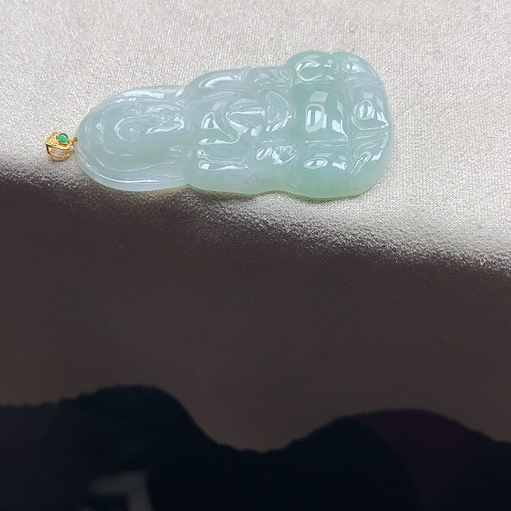 翡翠颈饰18K金镶嵌吊坠