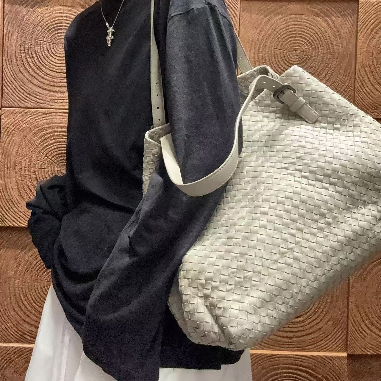 95新 BOTTEGA VENETA/葆蝶家 【蕾】5YP029 灰色编织托特包