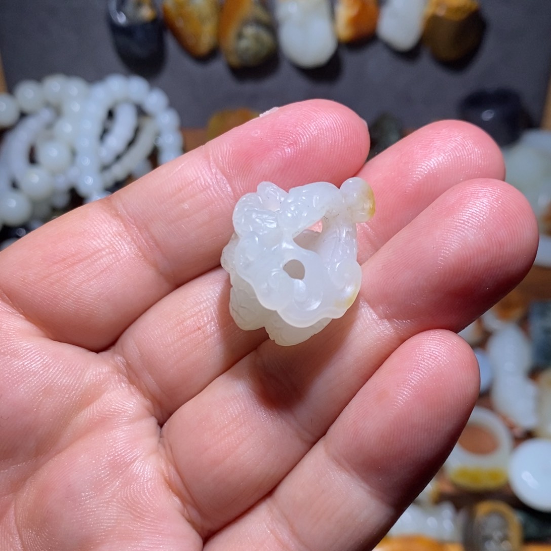 和田玉颈饰未镶嵌森