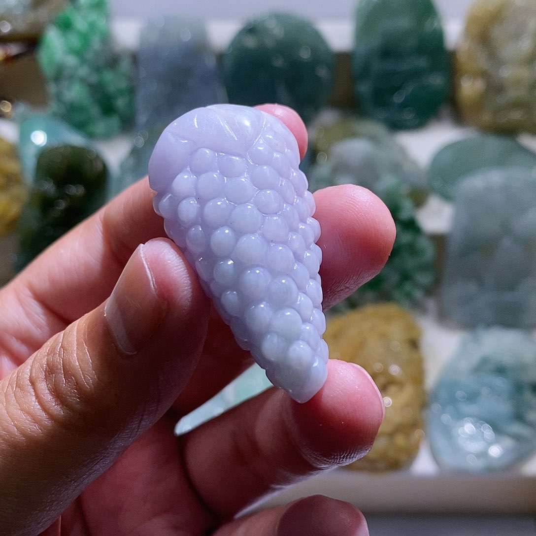 【闪购商品】翡翠颈饰未镶嵌葡萄