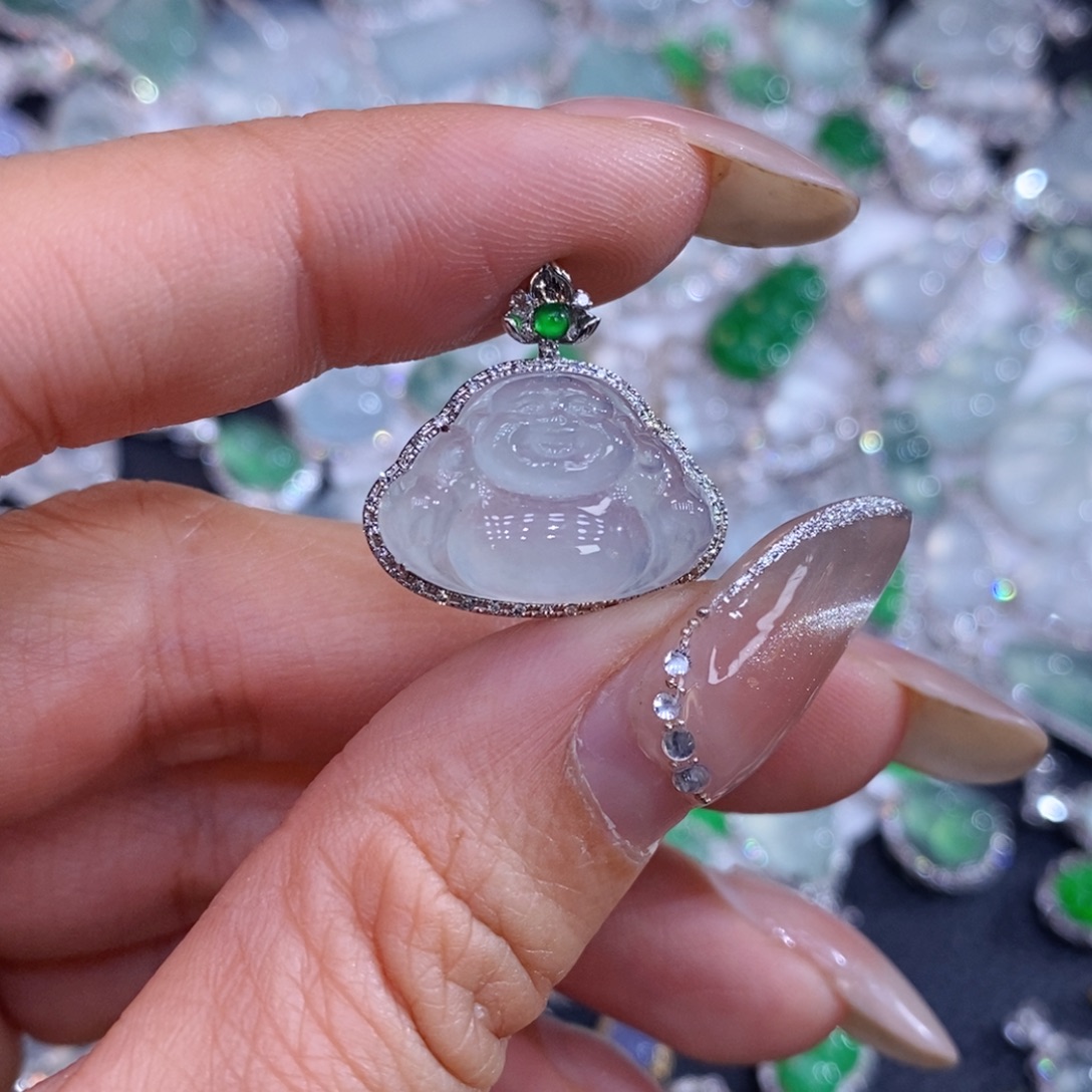 翡翠18K金镶嵌颈饰