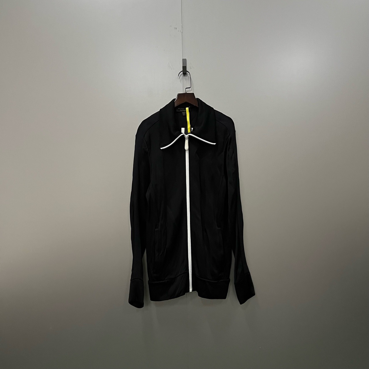 95新 BURBERRY/博柏利 （ll） 巴宝莉 黑色拉链外套 M码