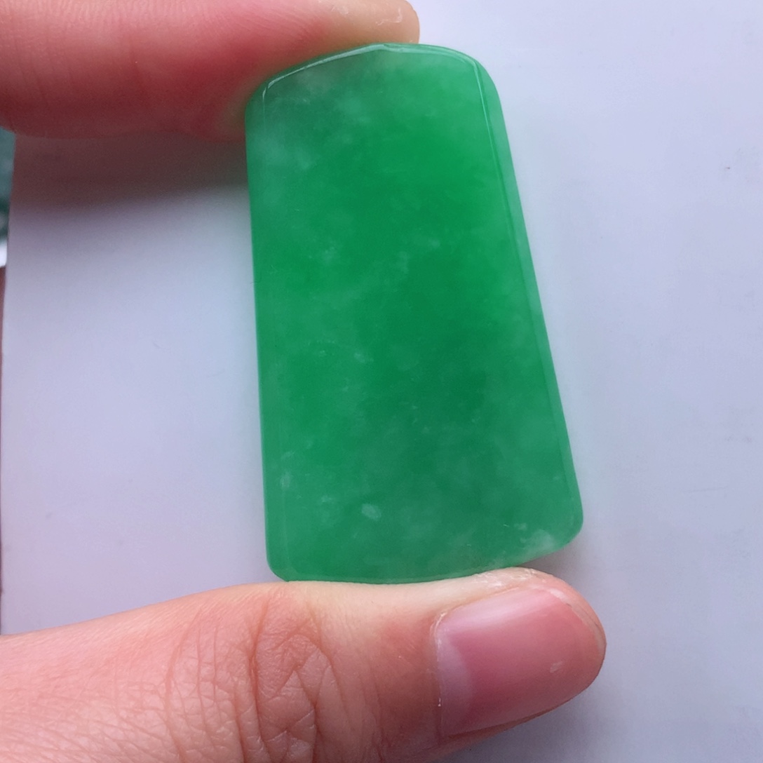 天然的缅料a货吊坠挂件