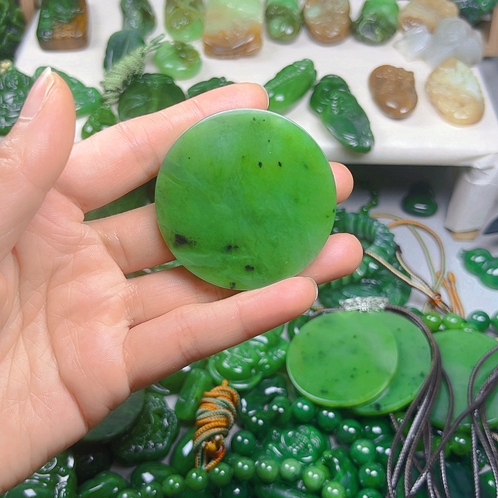 颈饰未镶嵌和田玉燕****翔