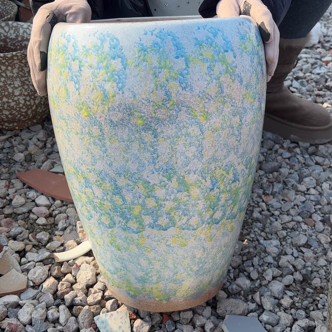 口径25高40一个蓝白大蛋壳