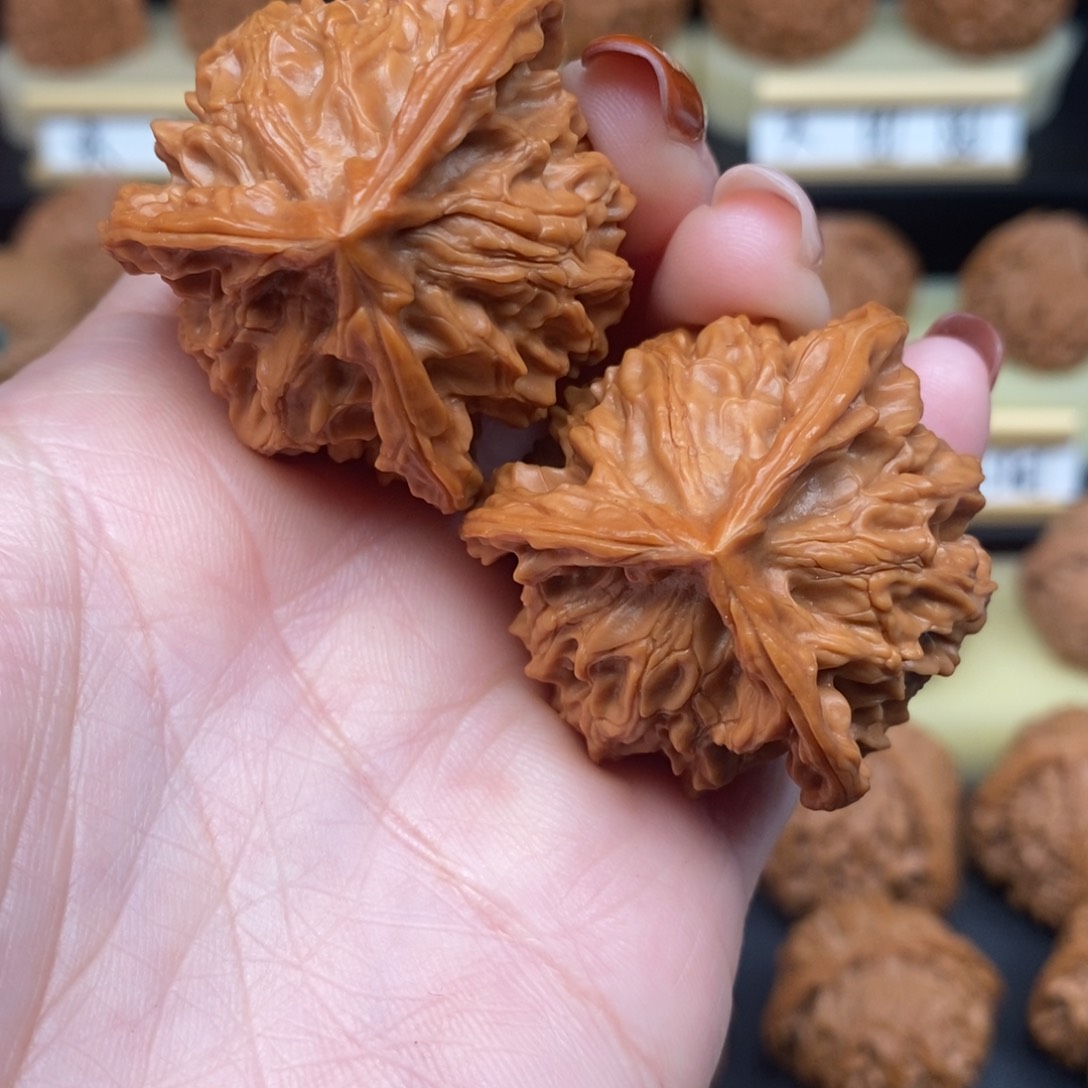 吊坠文玩核桃M**g三棱