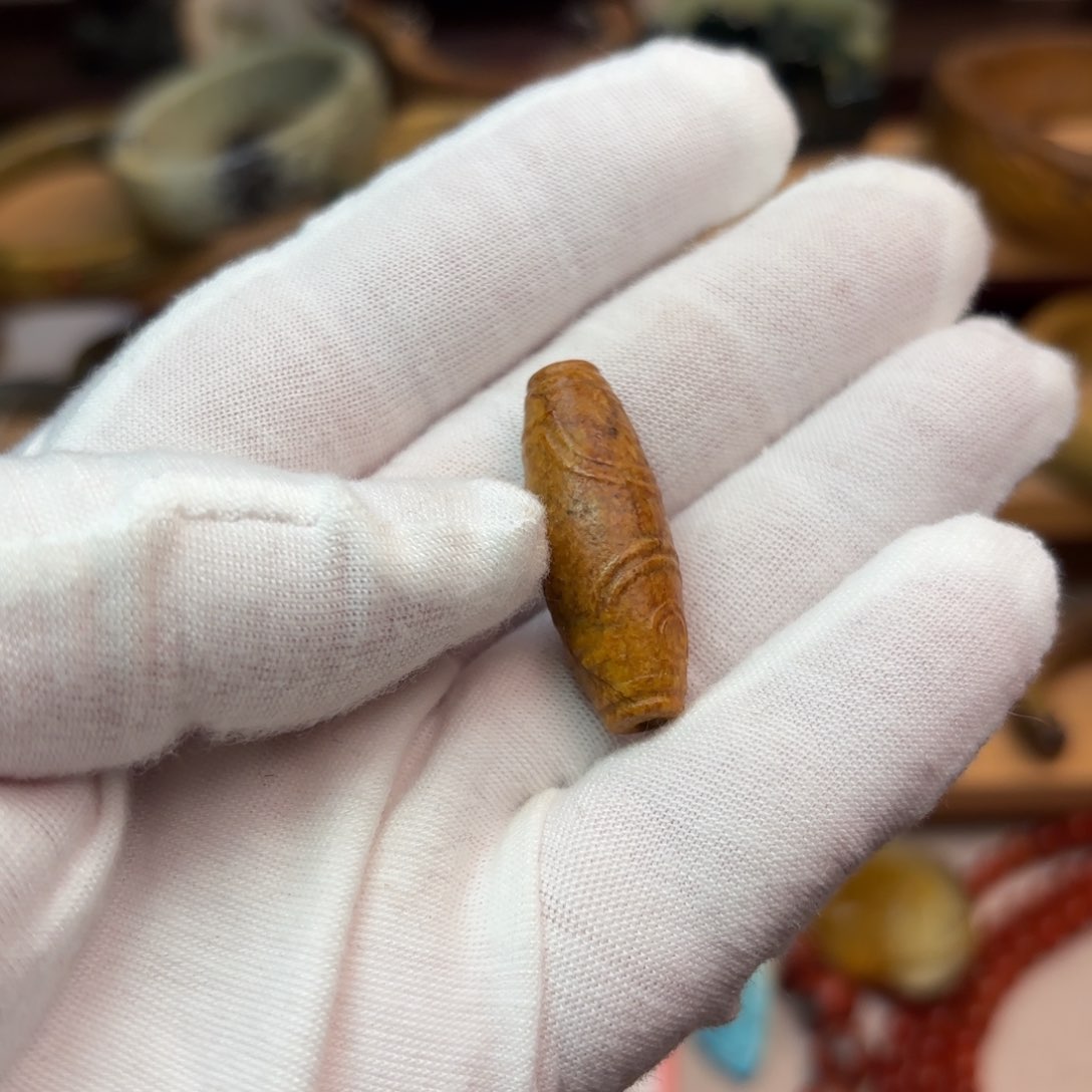 岫岩河磨玉（透闪石质玉）颈饰未镶嵌