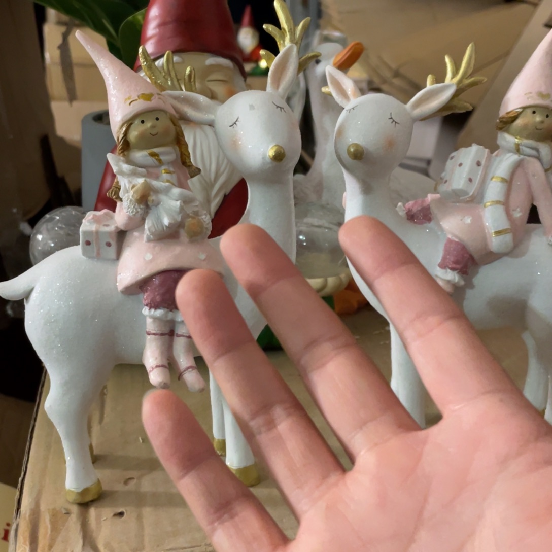 【闪购商品】树脂大号麋鹿女孩一对