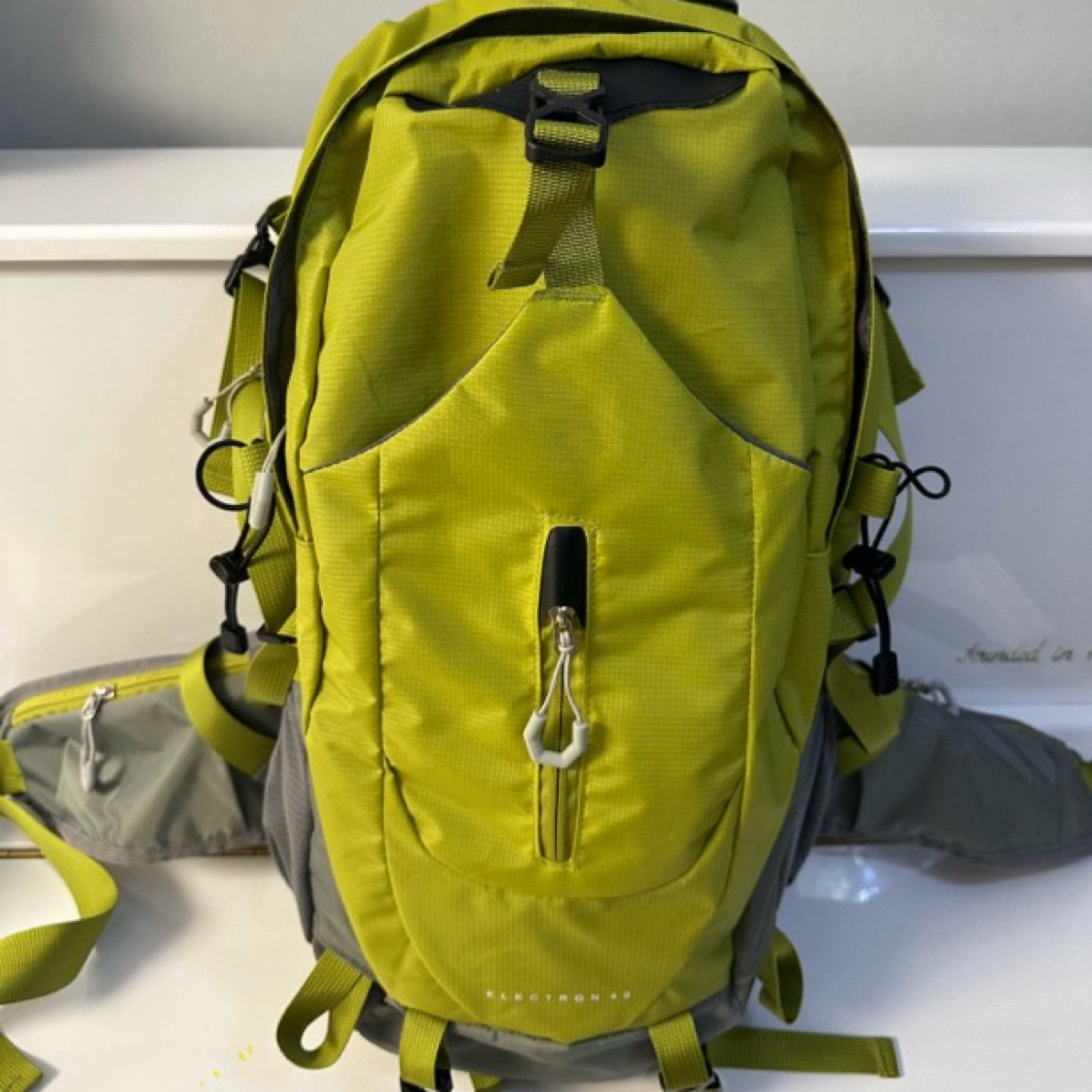 40L户外徒步登山背包轻便双肩包新款专业轻量化大容量旅行防水厚