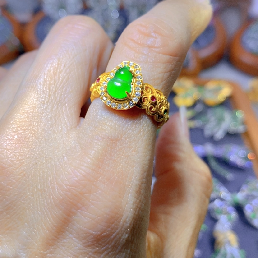 翡翠颈饰银S925镶嵌天然翡翠