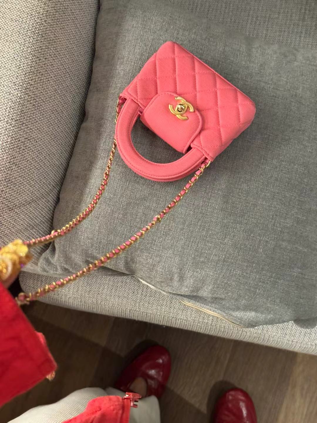 95新 Hermes/爱马仕 展会外场！粉色mini nano kelly包